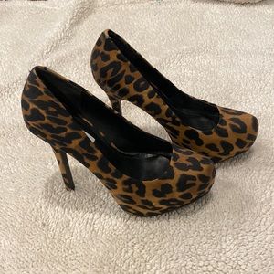 Steve madden high heals. Size 7. Worn but in good condition. Leopard print.